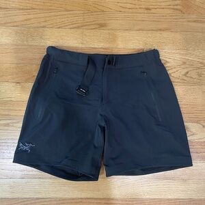 Arc'teryx Women's Gamma 6 in. Short in Black - Size Small (4)